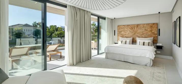 Venta de villa independiente en Nueva Andalucía 4