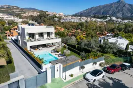 Image 10 thumb
