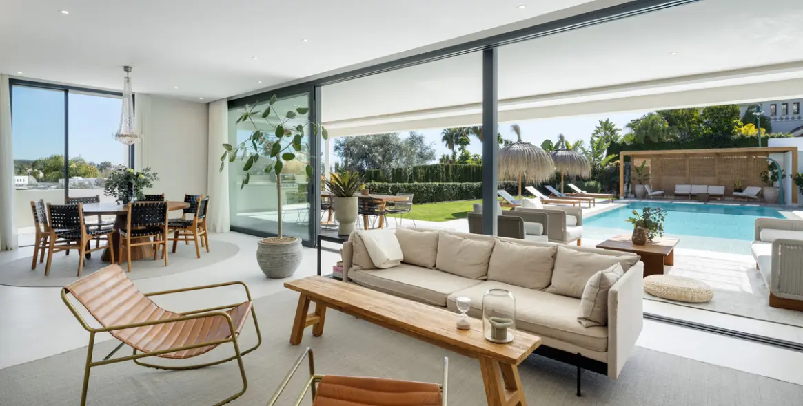 Venta de villa independiente en Nueva Andalucía 12