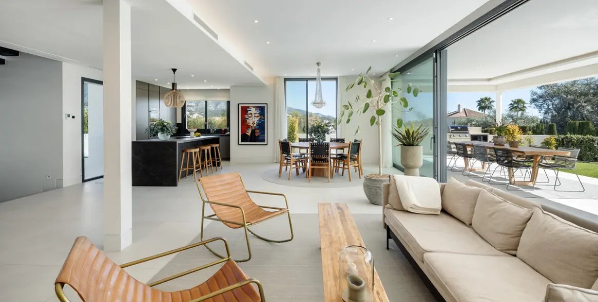 Venta de villa independiente en Nueva Andalucía 13