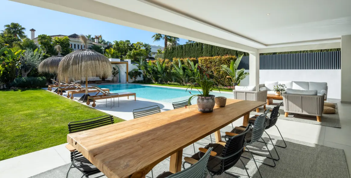 Venta de villa independiente en Nueva Andalucía 18