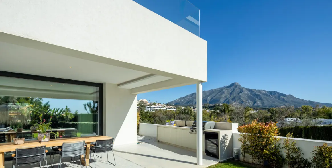 Venta de villa independiente en Nueva Andalucía 23