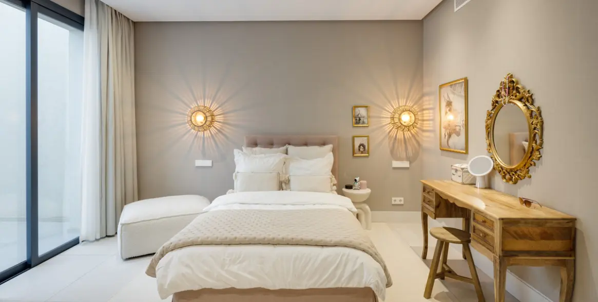 Venta de villa independiente en Nueva Andalucía 25