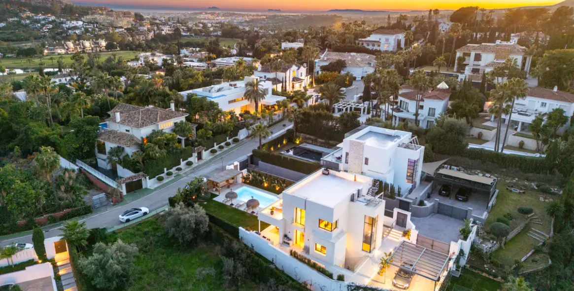 Venta de villa independiente en Nueva Andalucía 38