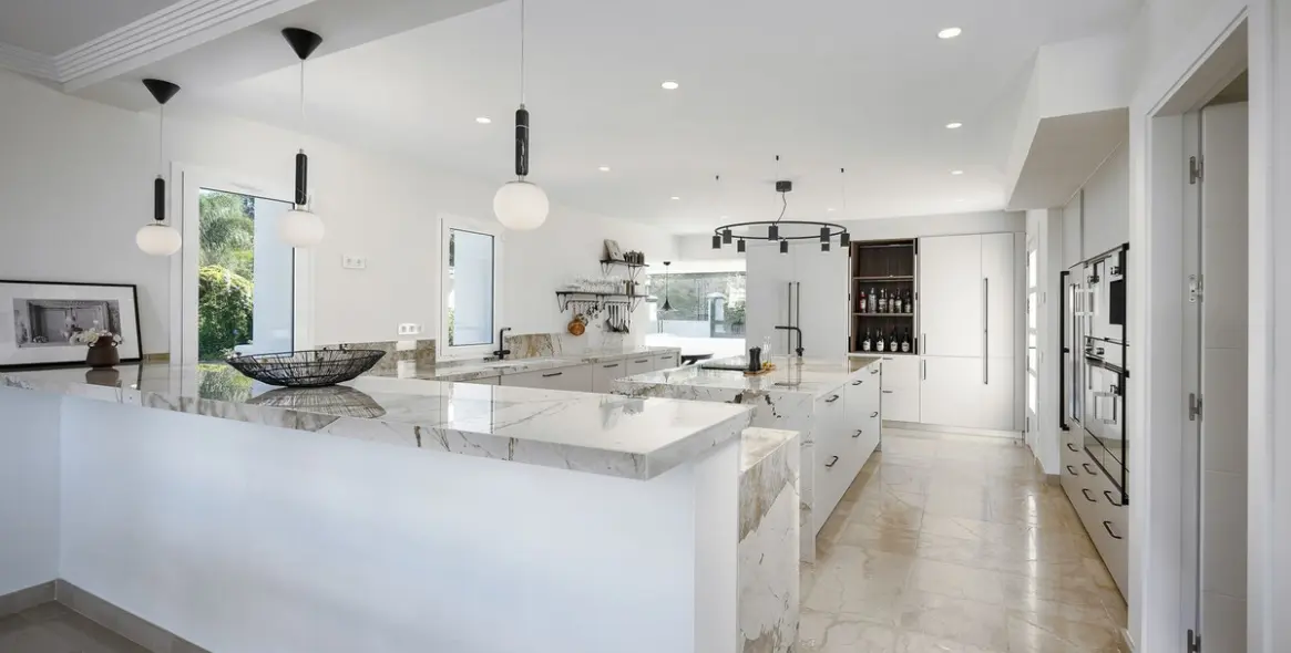 Sale of detached villa in Benahavís 12