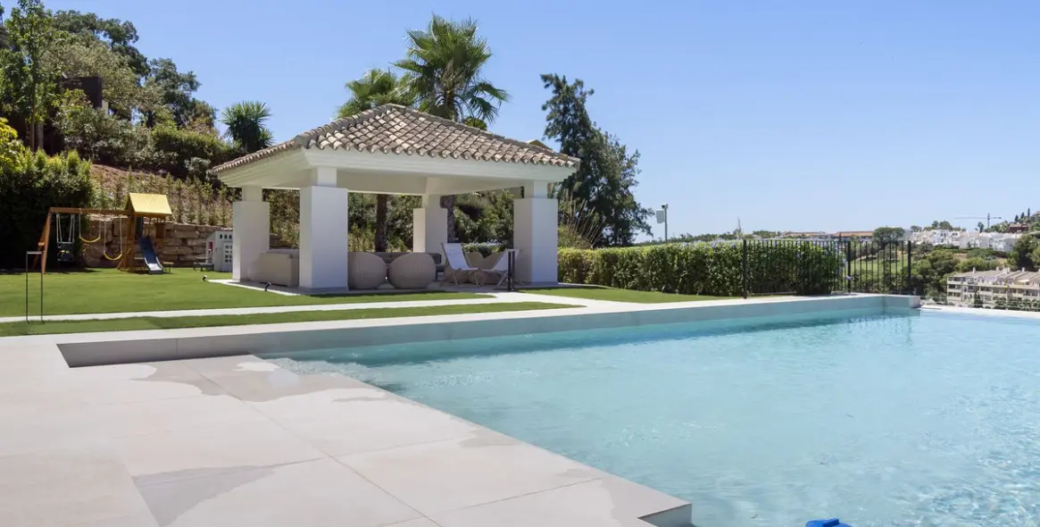 Sale of detached villa in Benahavís 14