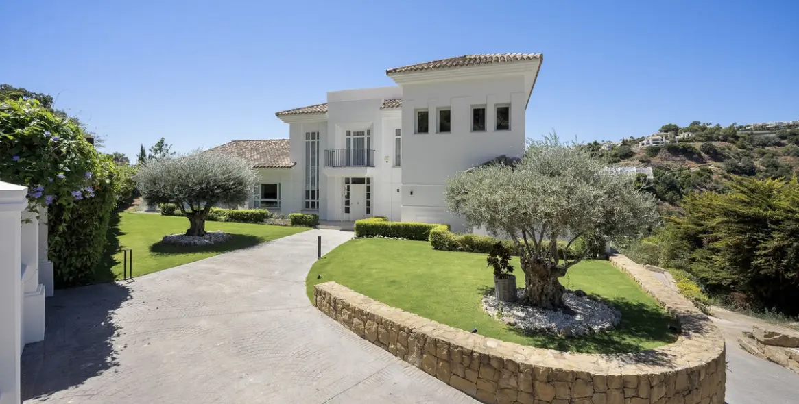 Sale of detached villa in Benahavís 49