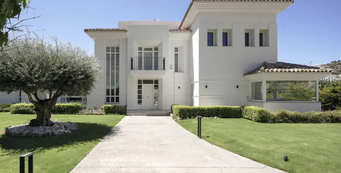 Sale of detached villa in Benahavís 52