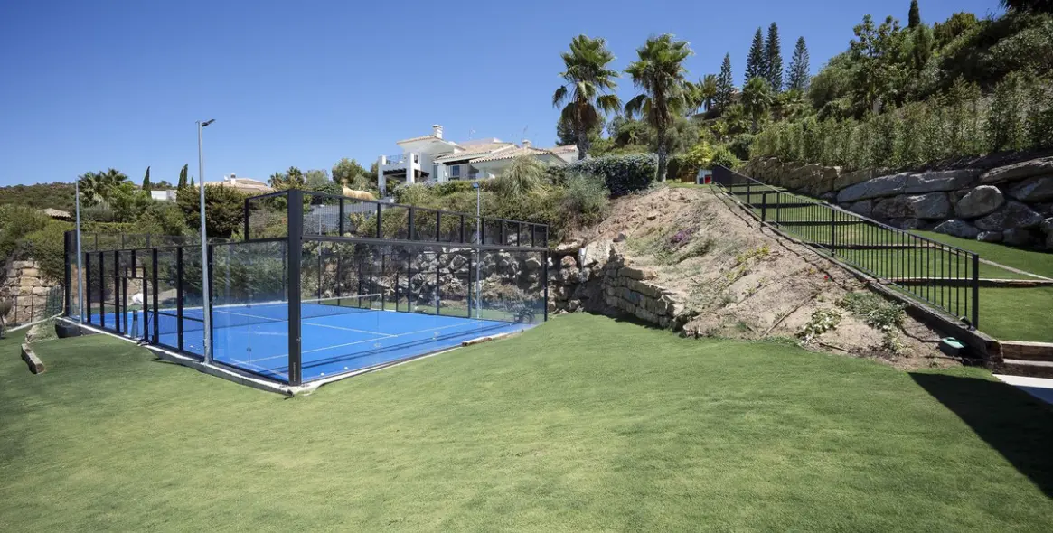 Sale of detached villa in Benahavís 55