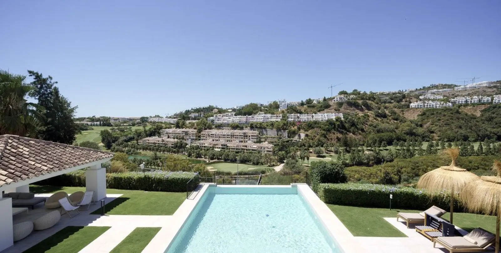 Sale of detached villa in Benahavís 2