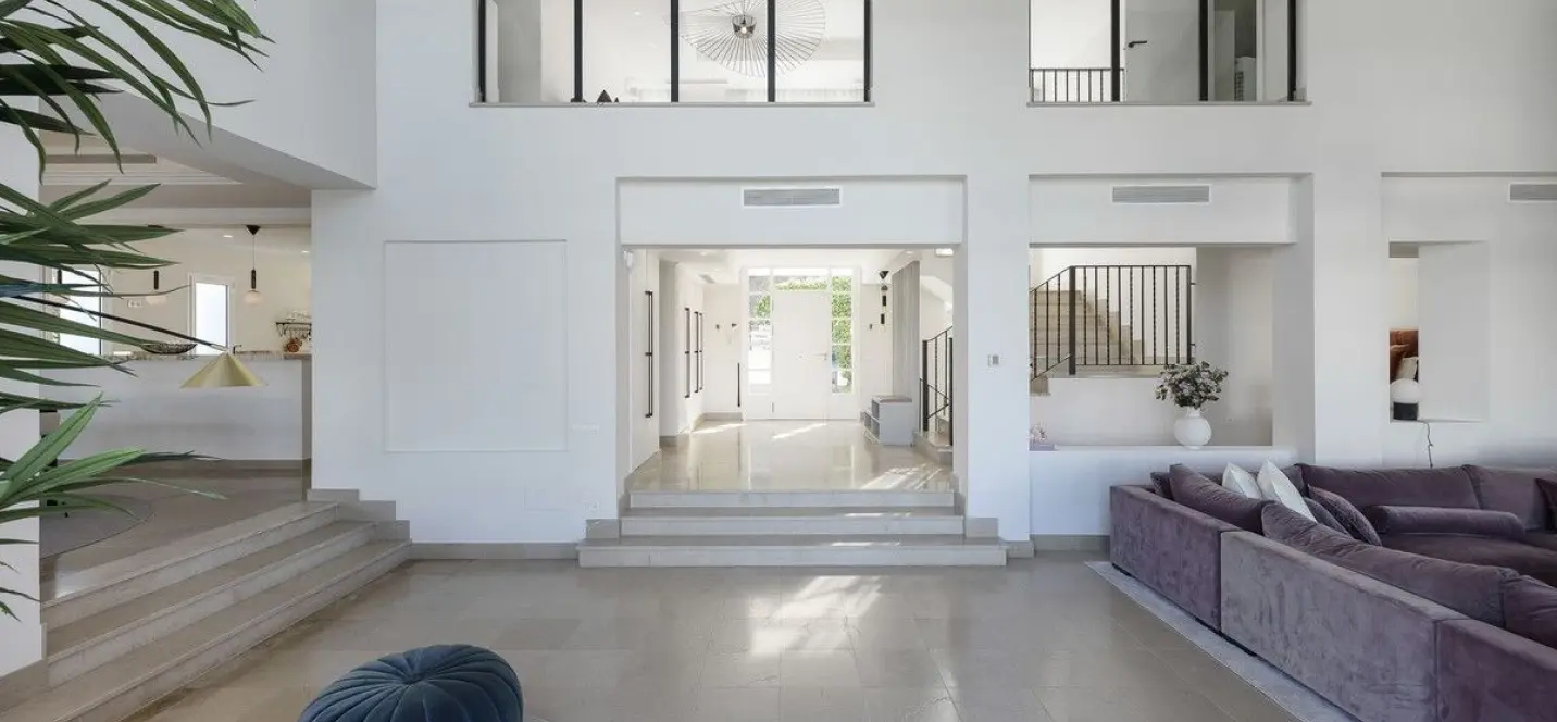 Sale of detached villa in Benahavís 2