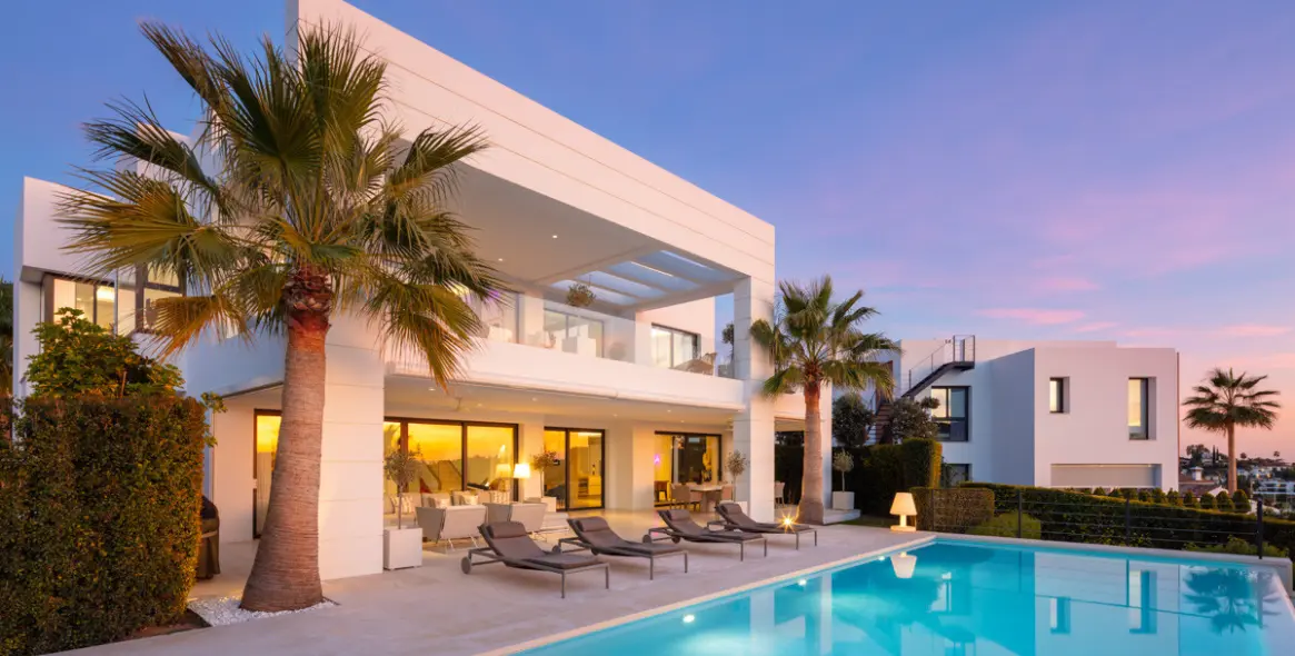 Venta de villa independiente en Nueva Andalucía 2