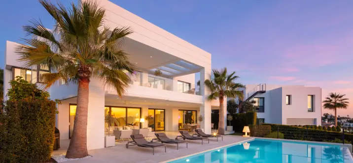 Venta de villa independiente en Nueva Andalucía 1