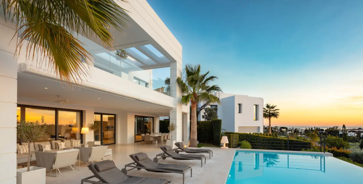 Venta de villa independiente en Nueva Andalucía 4