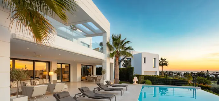 Venta de villa independiente en Nueva Andalucía 3