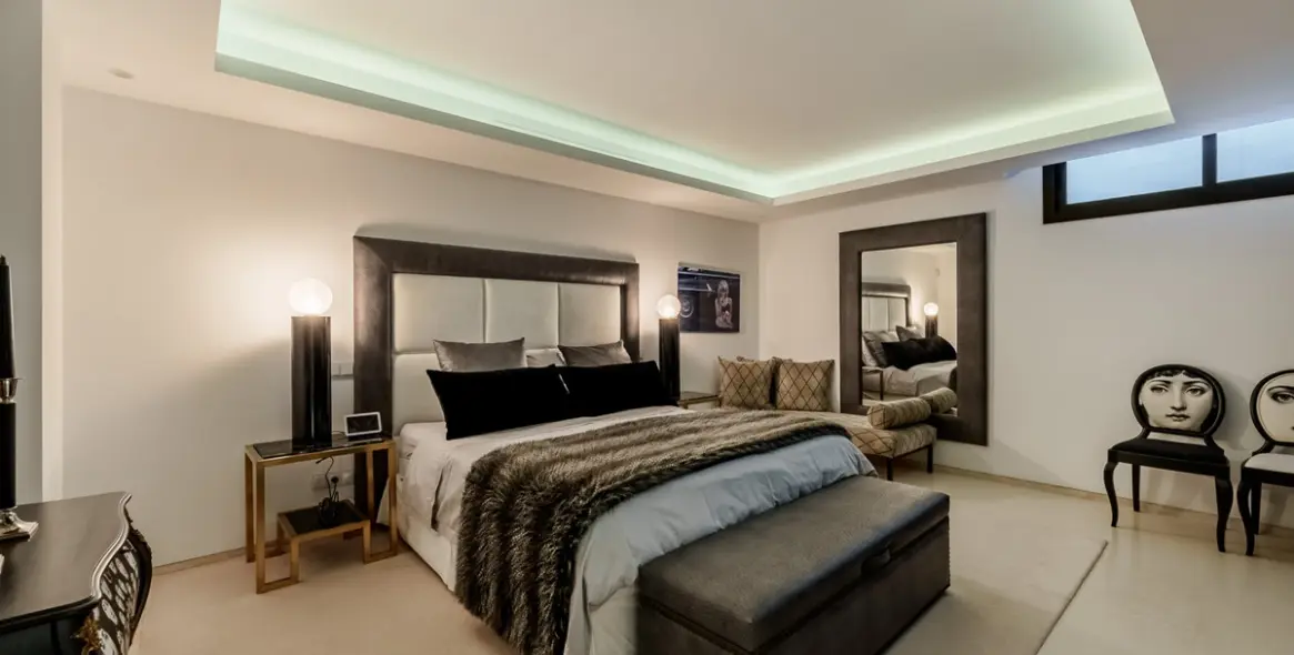 Venta de villa independiente en Nueva Andalucía 5