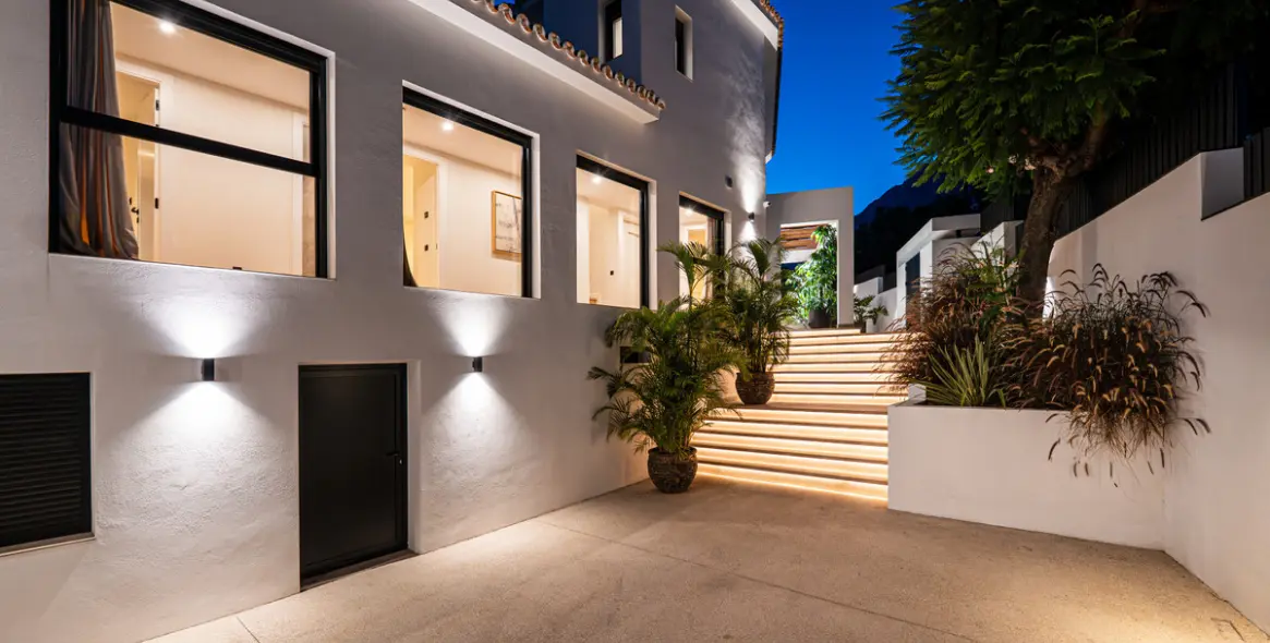 Venta de villa independiente en Nagüeles 11