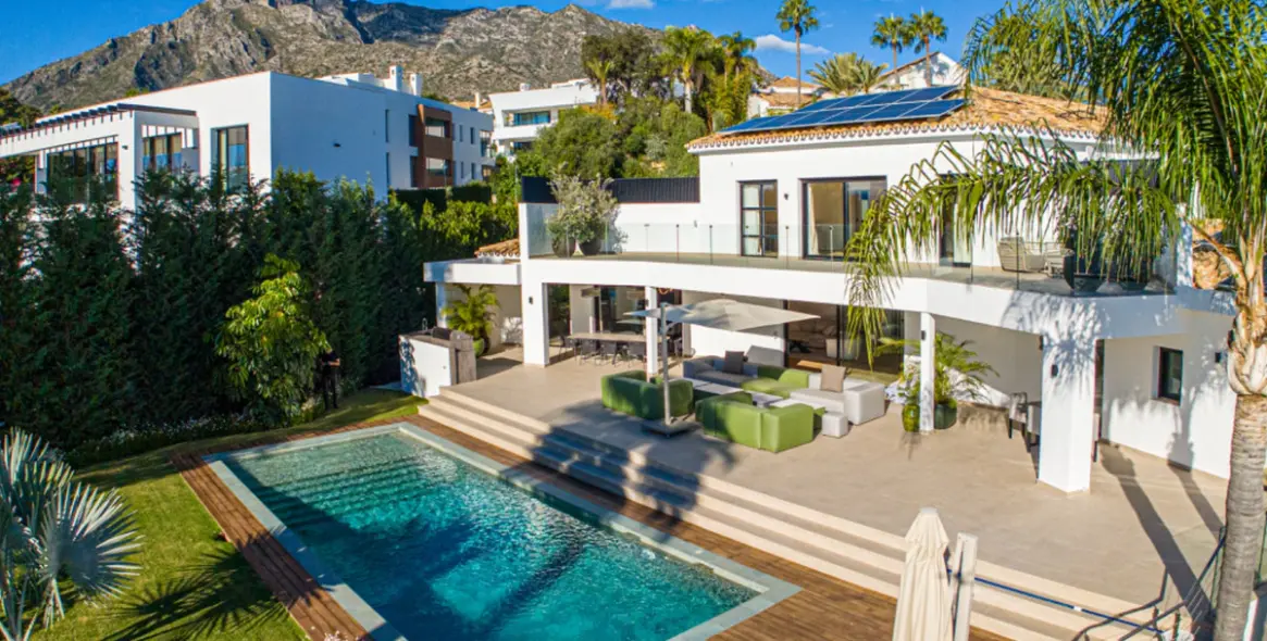 Venta de villa independiente en Nagüeles 35