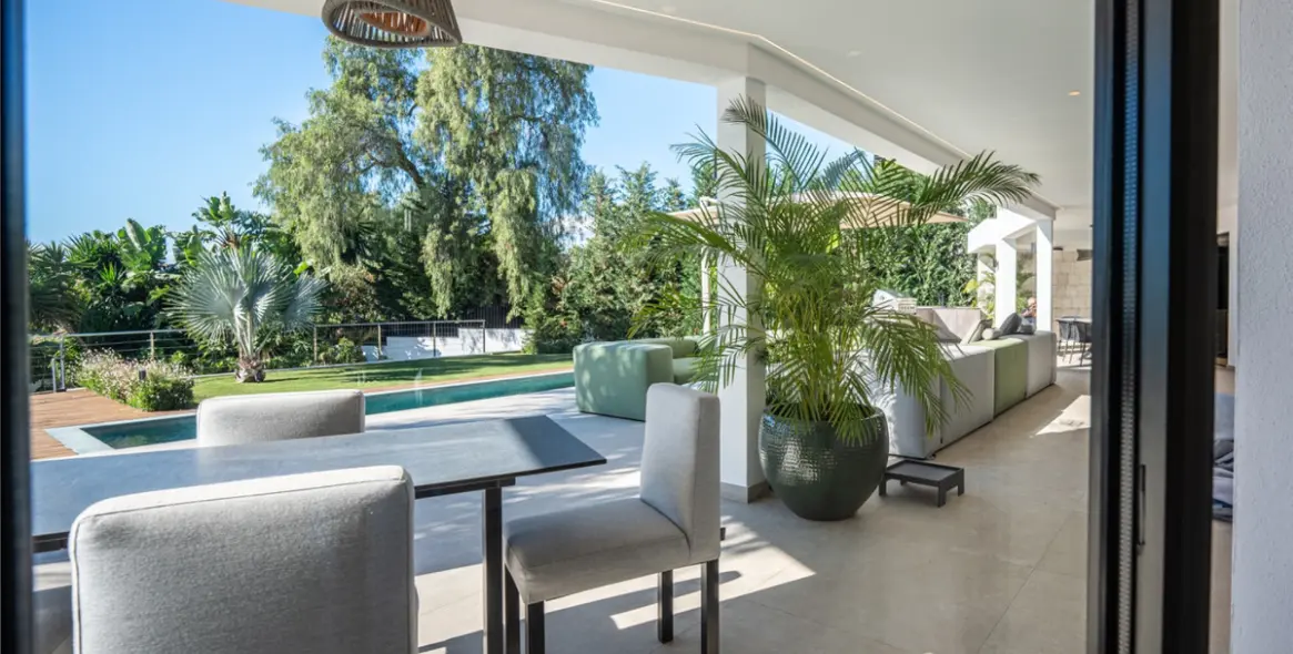 Venta de villa independiente en Nagüeles 60