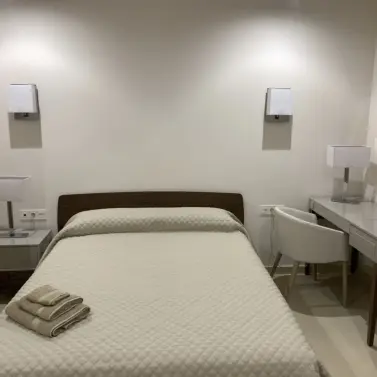 Venta de apartamento en planta baja en Puerto Banús