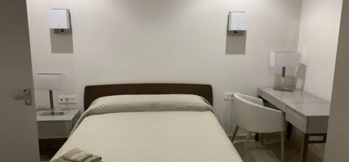 Venta de apartamento en planta baja en Puerto Banús 4