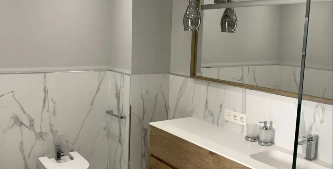 Venta de apartamento en planta baja en Puerto Banús 6
