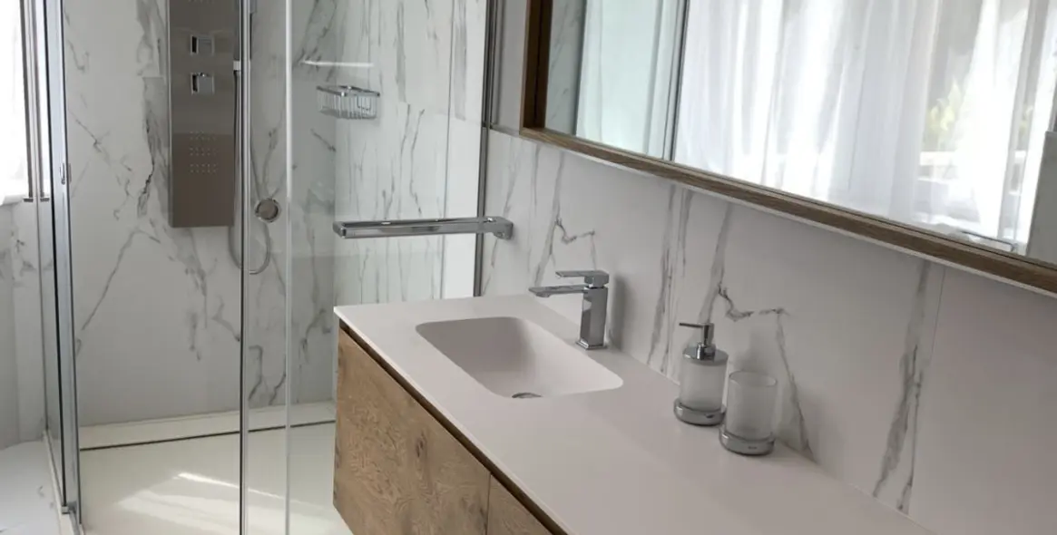 Venta de apartamento en planta baja en Puerto Banús 13