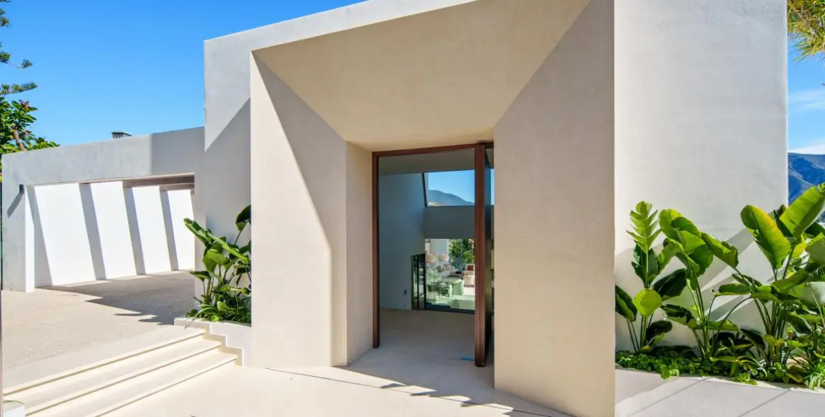 Venta de villa independiente en Nueva Andalucía 3