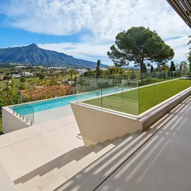 Venta de villa independiente en Nueva Andalucía