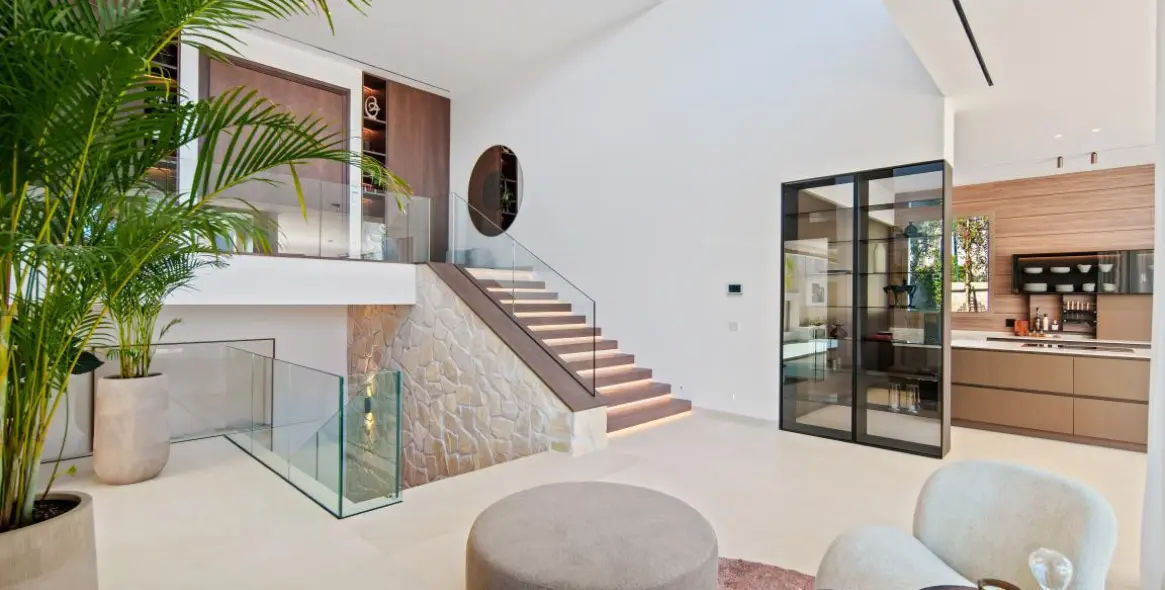 Venta de villa independiente en Nueva Andalucía 10