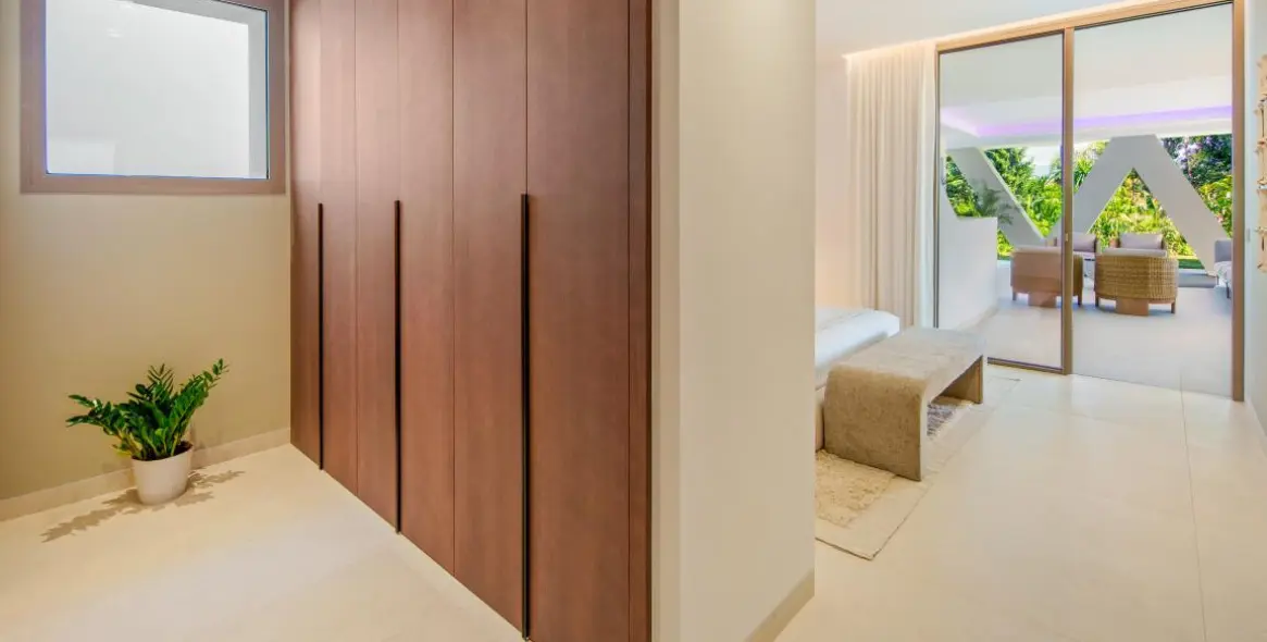 Venta de villa independiente en Nueva Andalucía 24