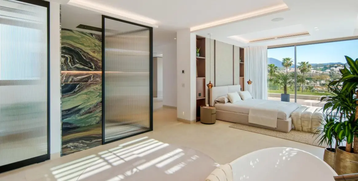 Venta de villa independiente en Nueva Andalucía 65