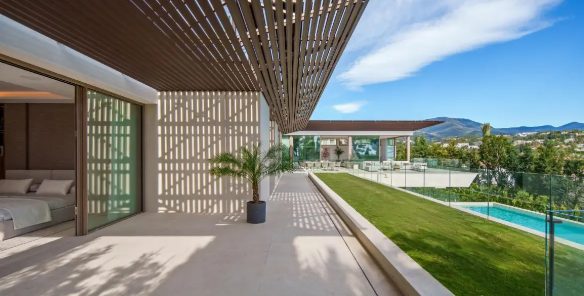 Venta de villa independiente en Nueva Andalucía 73