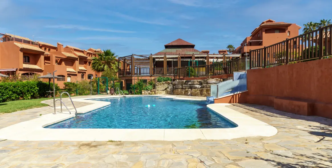 Short-term rent of ground floor apartment in Estepona 1