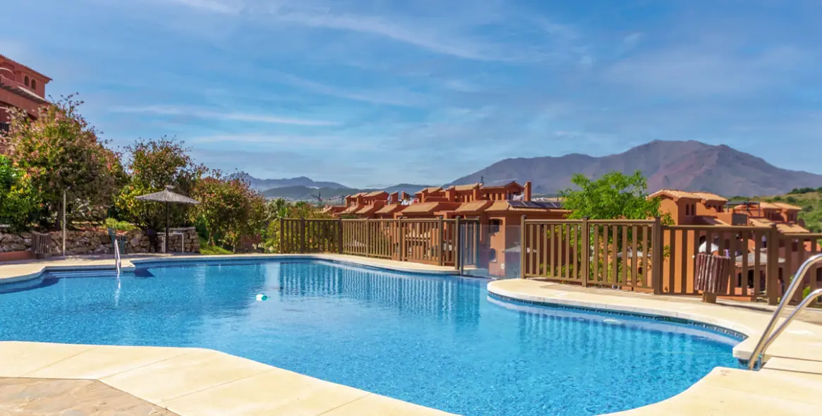 Short-term rent of ground floor apartment in Estepona 21