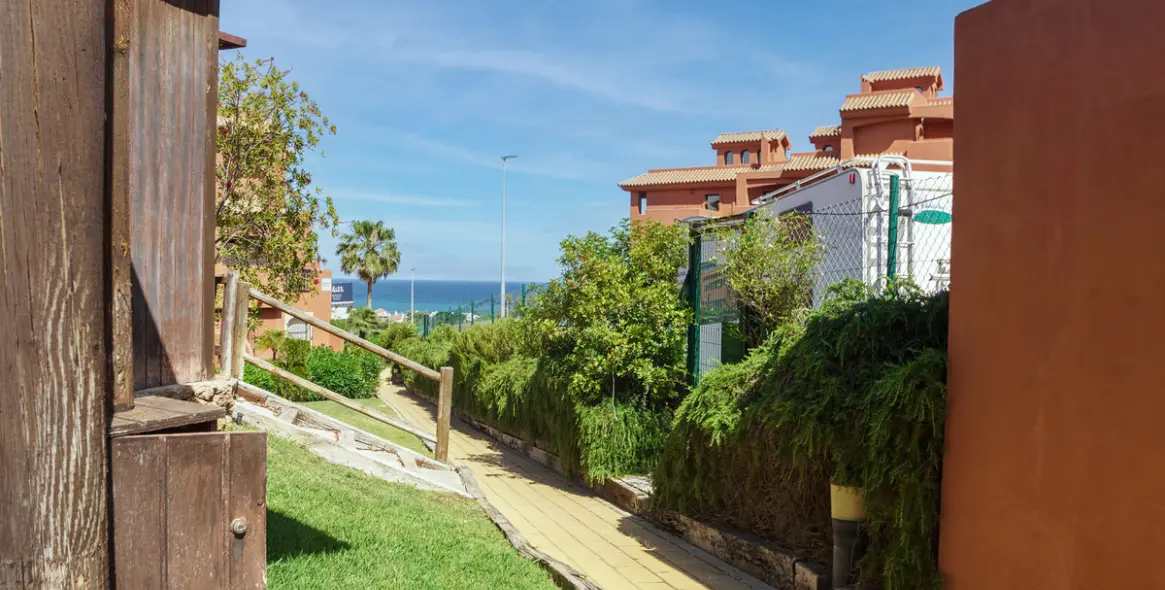 Short-term rent of ground floor apartment in Estepona 23