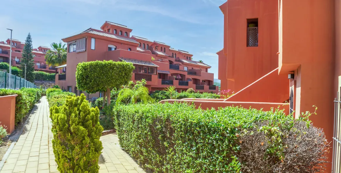 Short-term rent of ground floor apartment in Estepona 24