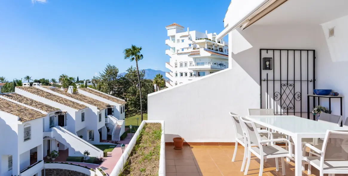 Short-term rent of middle floor apartment in Nueva Andalucía 2