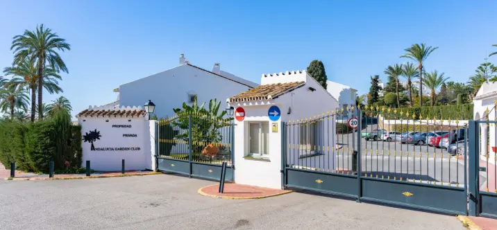 Short-term rent of middle floor apartment in Nueva Andalucía 3