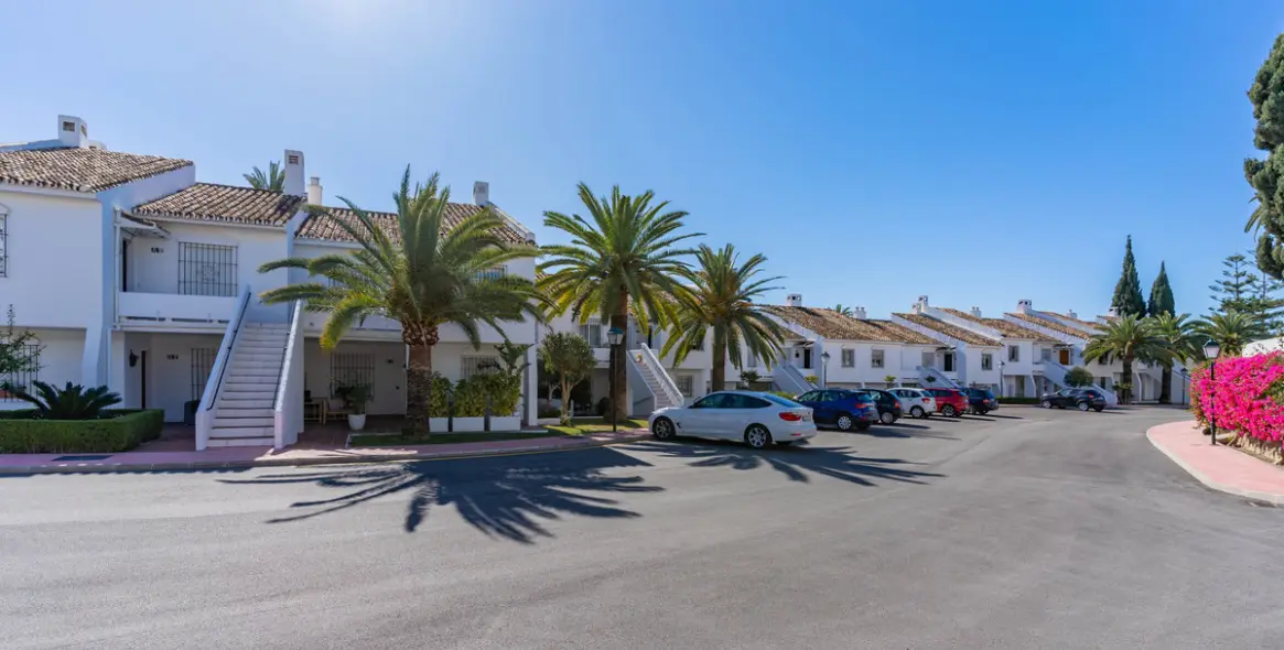 Short-term rent of middle floor apartment in Nueva Andalucía 5