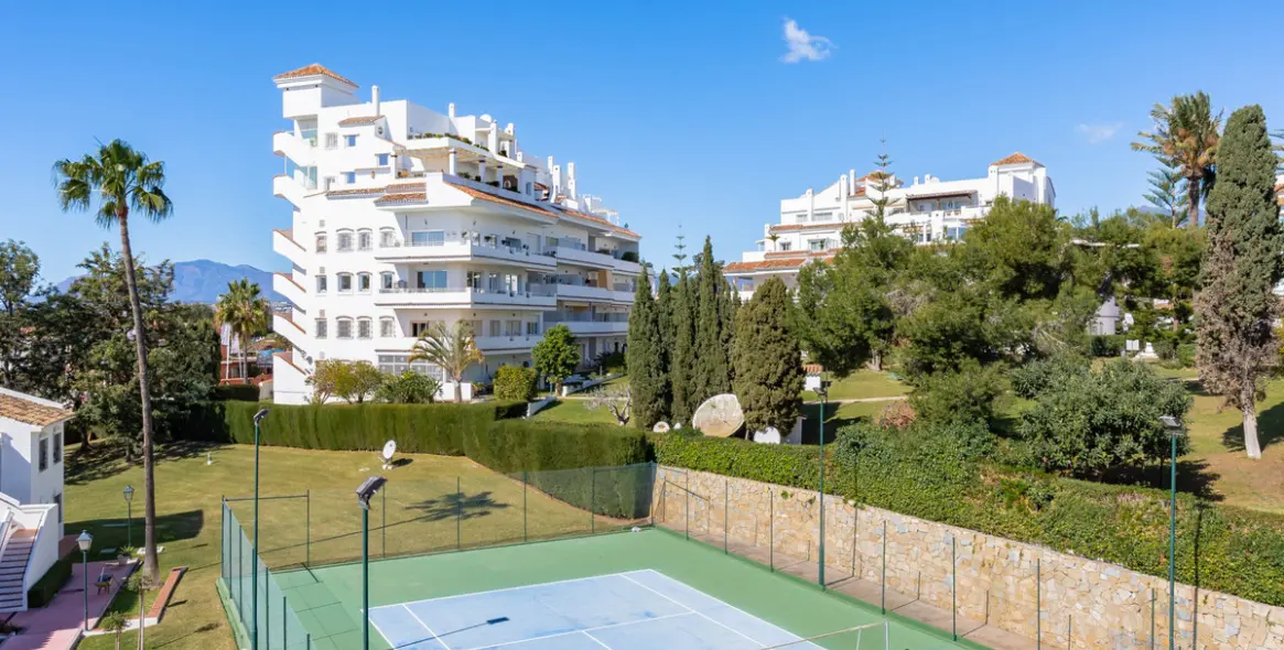 Short-term rent of middle floor apartment in Nueva Andalucía 6