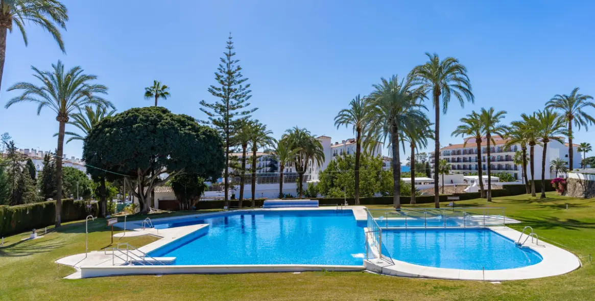 Short-term rent of middle floor apartment in Nueva Andalucía 7