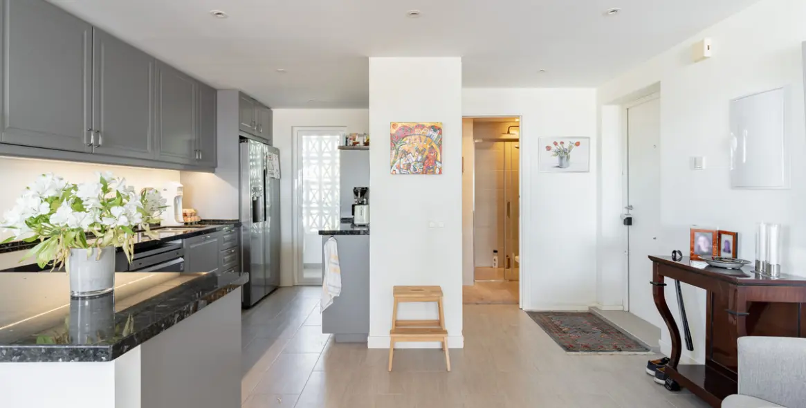 Short-term rent of middle floor apartment in Nueva Andalucía 10