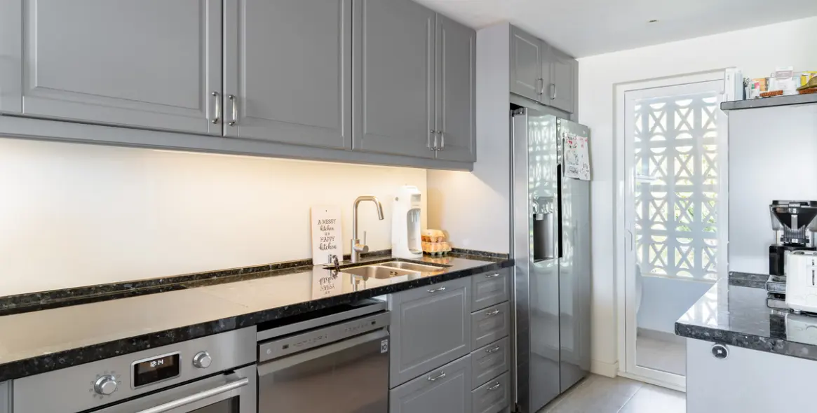 Short-term rent of middle floor apartment in Nueva Andalucía 11