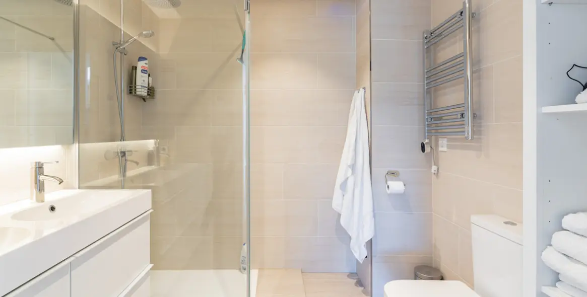 Short-term rent of middle floor apartment in Nueva Andalucía 16