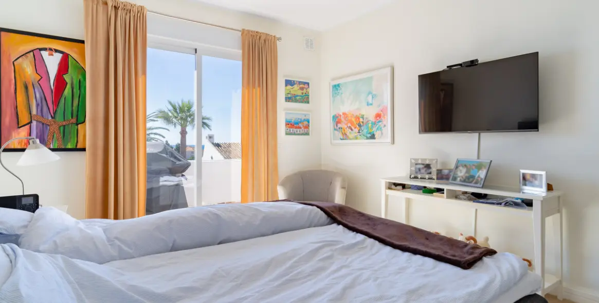 Short-term rent of middle floor apartment in Nueva Andalucía 18