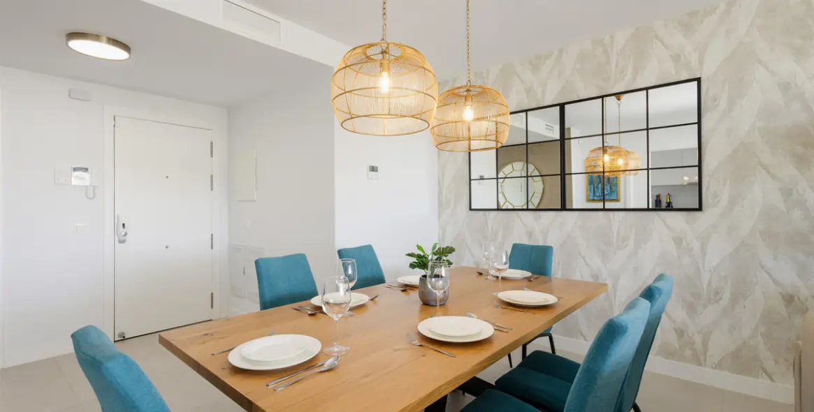 Short-term rent of middle floor apartment in Estepona 2