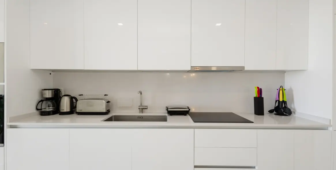 Short-term rent of middle floor apartment in Estepona 3