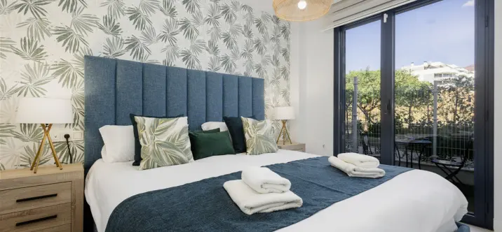 Short-term rent of middle floor apartment in Estepona 3