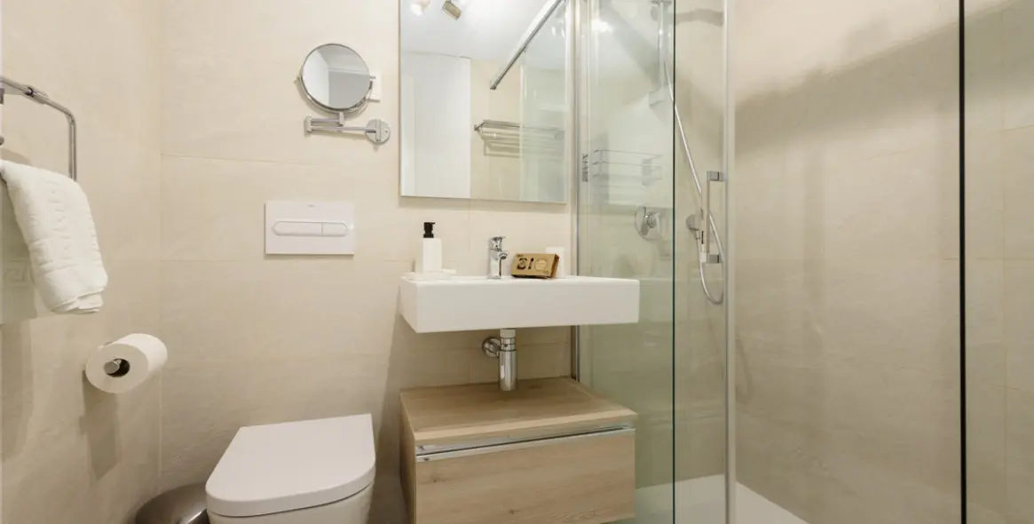 Short-term rent of middle floor apartment in Estepona 5